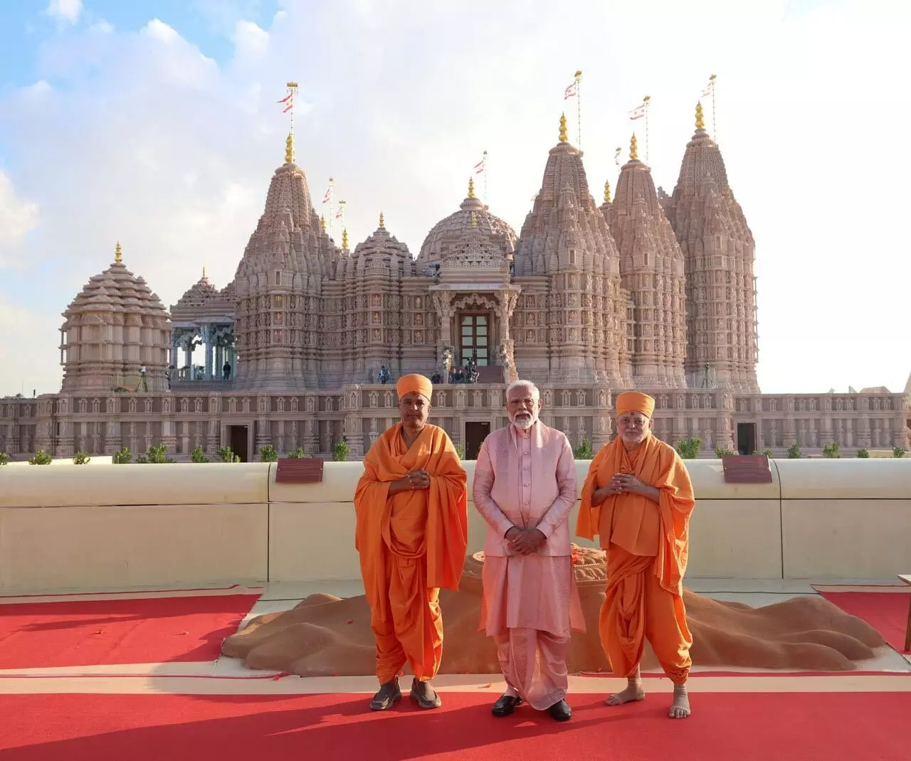 पीएम मोदी की मंदिर कूटनीति से भारत-यूएई संबंधों को मिला बढ़ावा