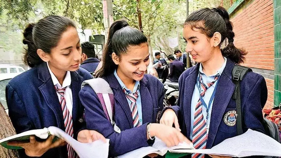 CBSE बोर्ड की परीक्षा आज से, स्टूडेंट्स को 10 बजे पहुंचने होंगे एग्जाम सेंटर