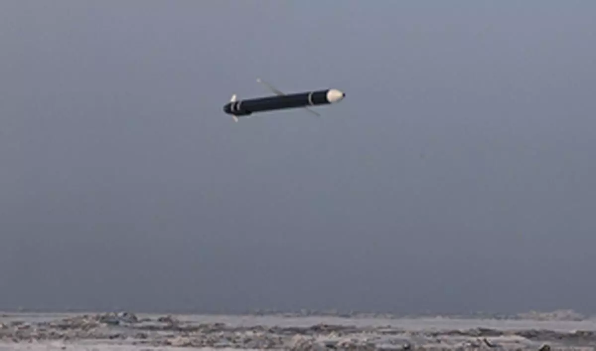 उत्तर कोरिया ने सतह से समुद्र तक मार करने वाली नई मिसाइल का किया परीक्षण