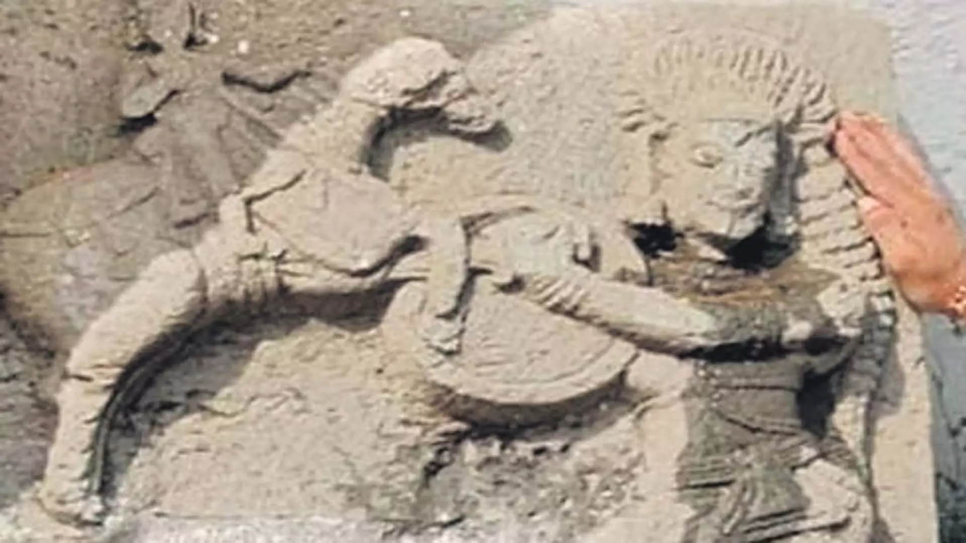 प्रकाशम के एक मंदिर में दो शिलालेख मिले