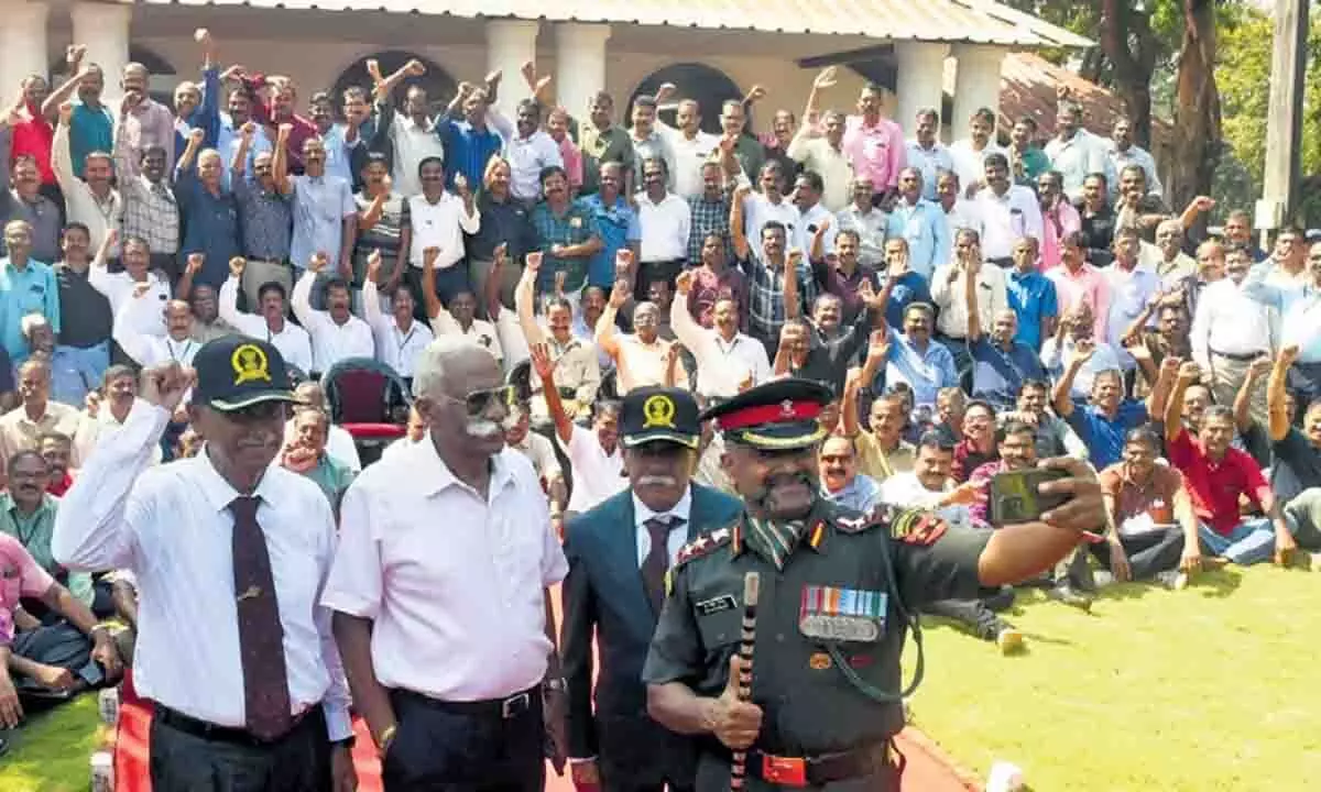 कोझिकोड में 33 साल बाद भारतीय शांति सेना के दिग्गज एक साथ आए