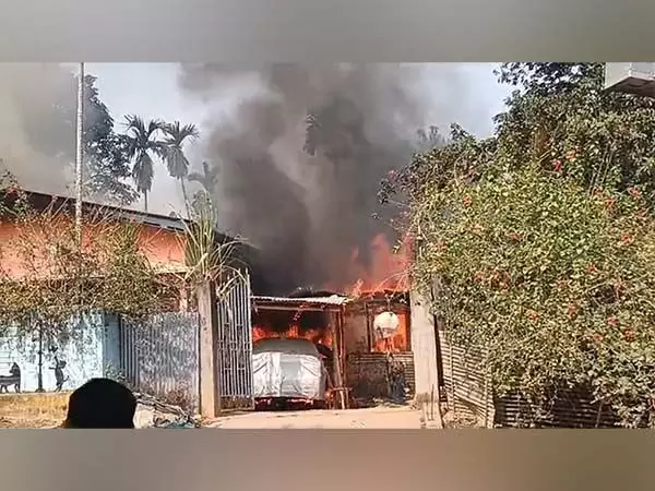 कार्बी आंगलोंग में आग लगने से कई लाख रुपये की संपत्ति जलकर खाक