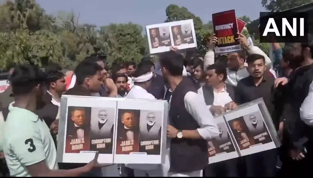 कांग्रेस पार्टी ने चुनावी बांड को लेकर भाजपा सरकार के खिलाफ किया विरोध प्रदर्शन