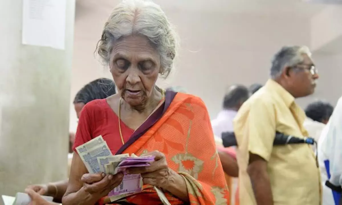 केरल में वेतन, पेंशन का भार राजस्व से अधिक: सीएजी