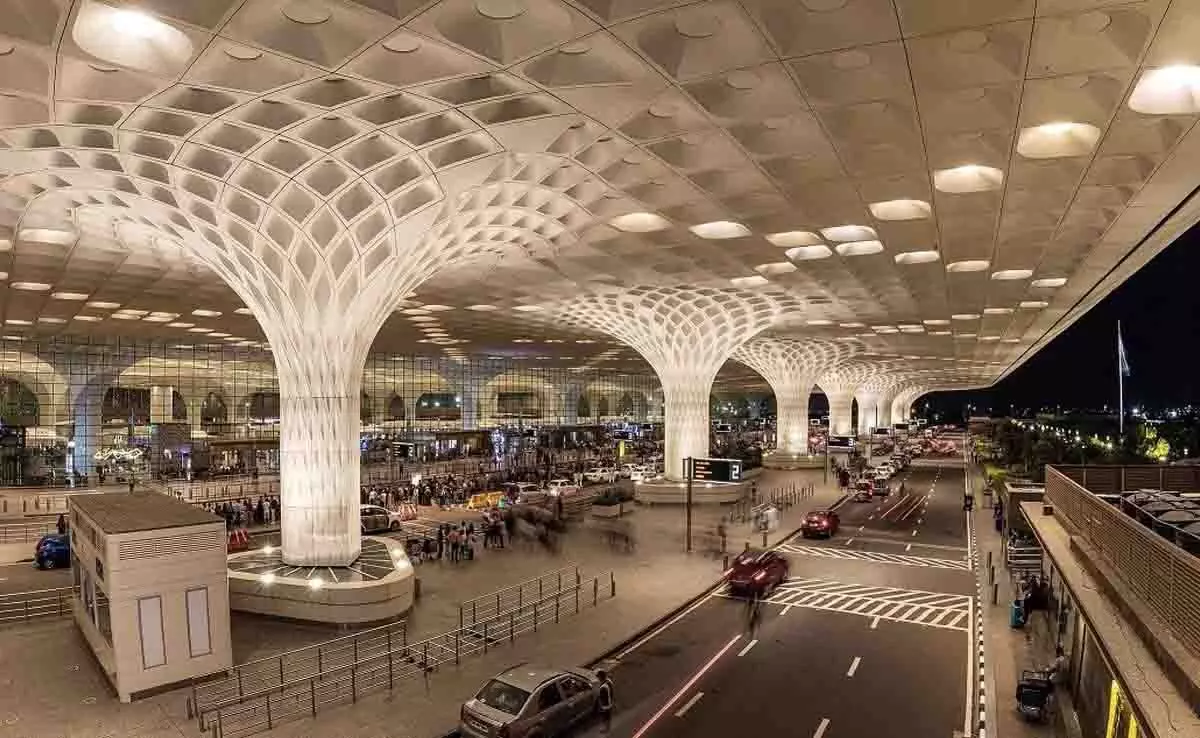 मुंबई एयरपोर्ट पर पैदल चलने से 80 साल के बुजुर्ग की मौत