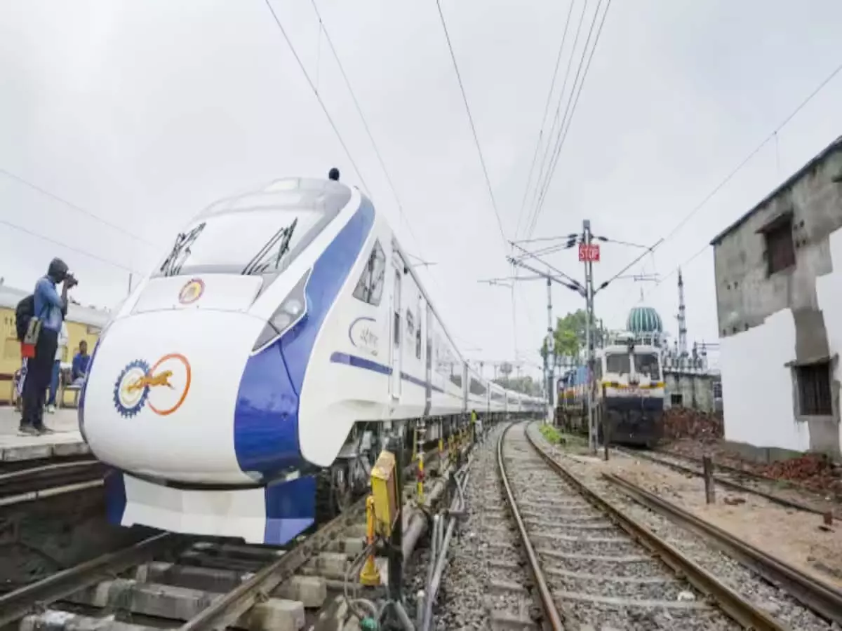 कश्मीर को इलेक्ट्रिक ट्रेन की सौगात, 20 फरवरी को मिलेगी हरी झंडी
