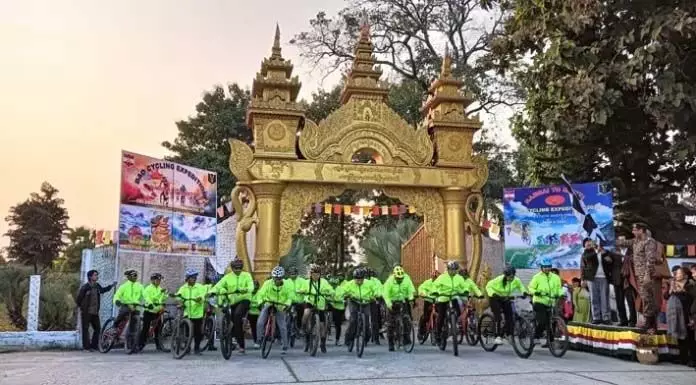 साइकिलिंग अभियान को डीसी ने हरी झंडी दिखाकर रवाना किया