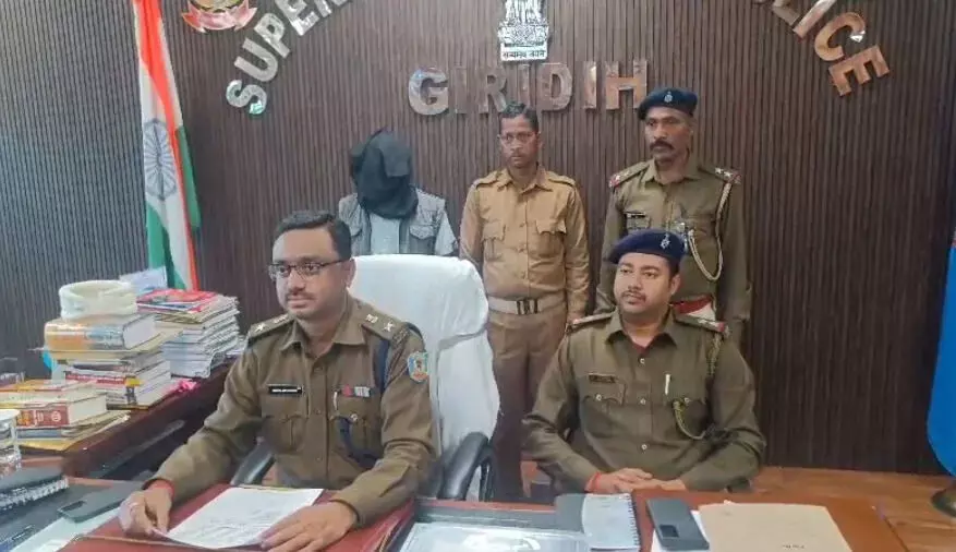 पुलिस ने अपराधी को देसी कट्टा के साथ किया गिरफ्तार