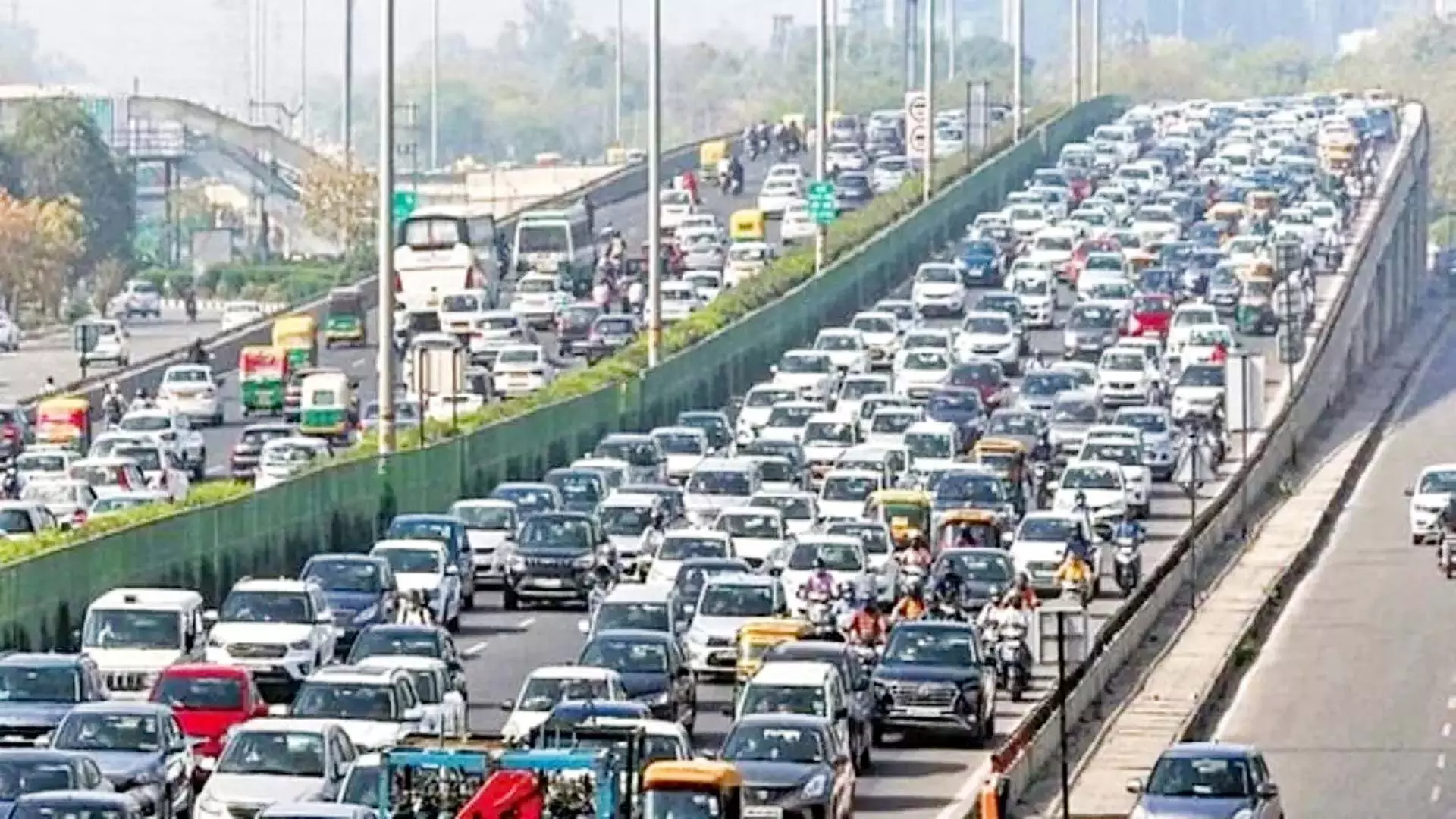 एनएच यातायात को डायवर्ट करने के लिए सांगोल्डा, पिलेर्न सड़कों को चौड़ा किया जा रहा