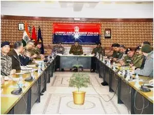 आईजीपी कश्मीर ने आने वाली घटनाओं से पहले सुरक्षा समीक्षा बैठक की अध्यक्षता