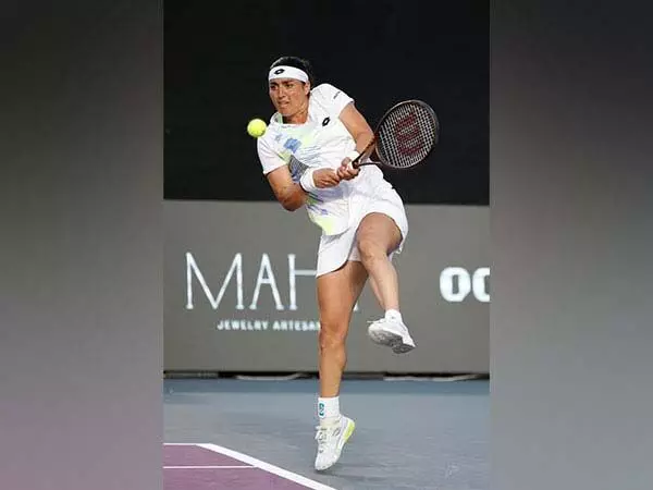घुटने की चोट के कारण ओन्स जाबेउर दुबई चैंपियनशिप से हट गए
