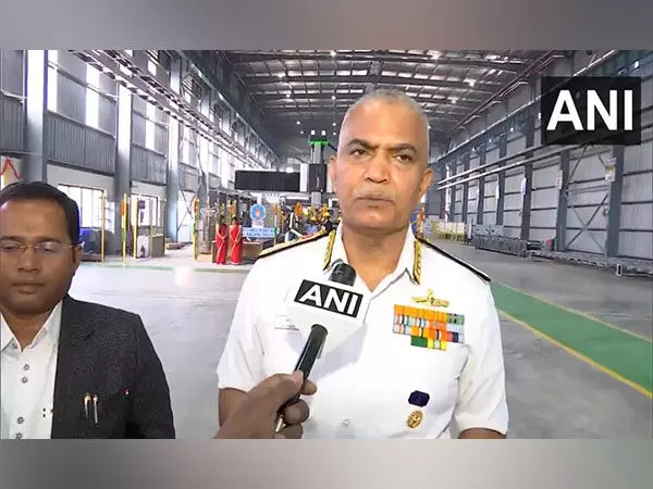 नौसेना प्रमुख बोले- रक्षा में आत्मनिर्भरता केवल भारतीय उद्योग के साथ ही की जा सकती है हासिल
