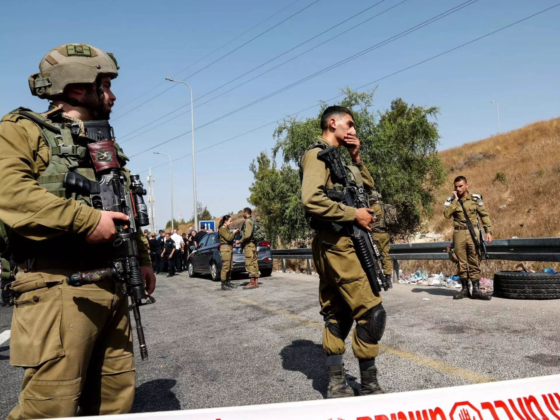 वेस्ट बैंक हमले में दो फ़िलिस्तीनी मारे गए, इज़रायली सैनिक घायल