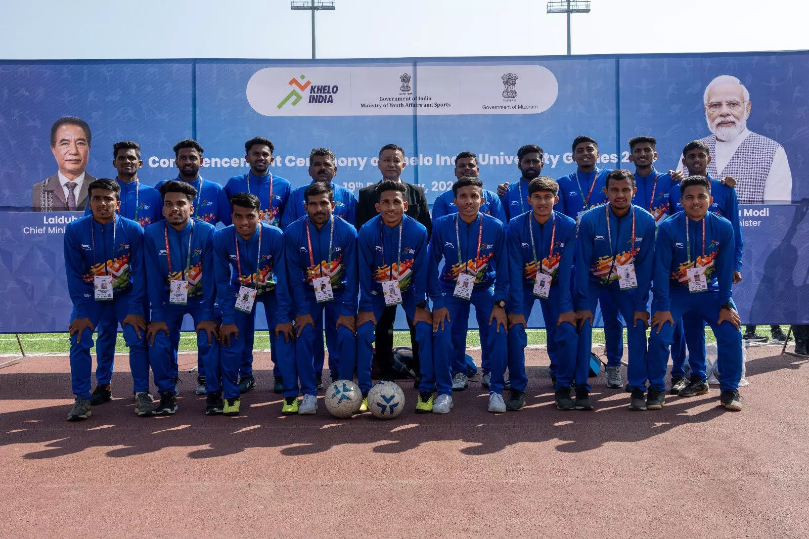 खेल मंत्री ने खेलो इंडिया यूनिवर्सिटी गेम्स के तहत पुरुष फुटबॉल टूर्नामेंट का उद्घाटन किया