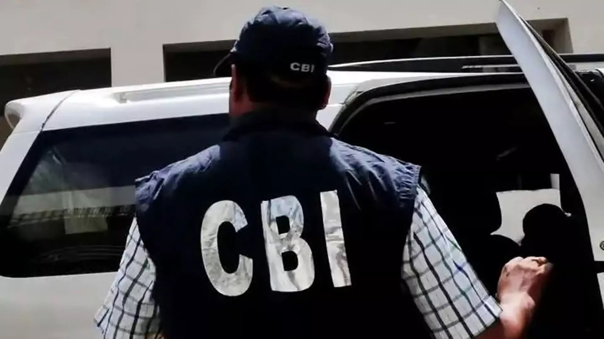 68 लाख की हेराफेरी, CBI ने 3 डाक अधिकारियों पर मामला दर्ज किया