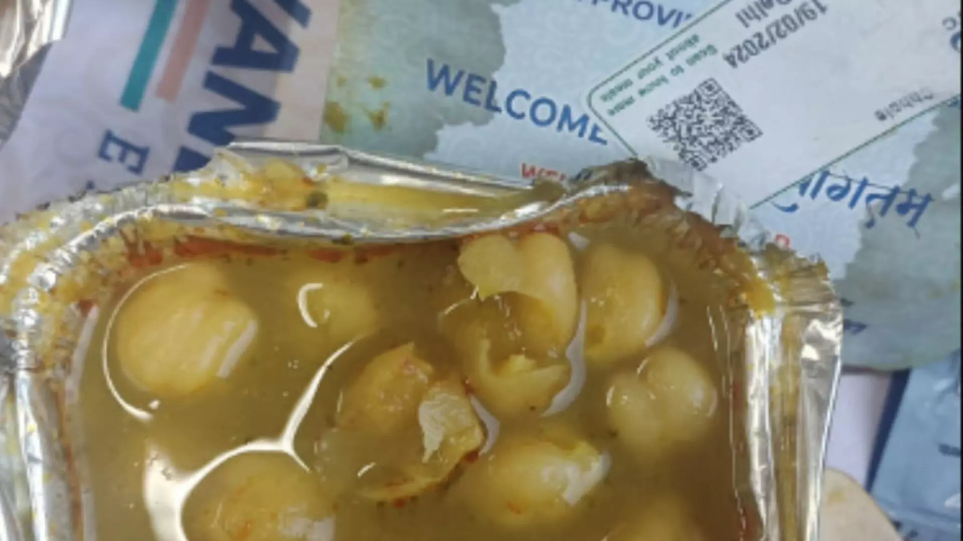 वंदे भारत सेवा के खराब भोजन पर फिर बवाल, यात्री ने शेयर की पोस्ट