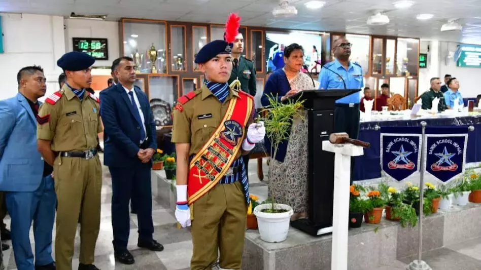 मणिपुर की राज्यपाल अनुसुइया उइके ने इंफाल के सैनिक स्कूल के नए सभागार का उद्घाटन