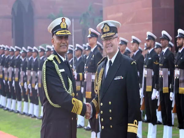 भारतीय नौसेना प्रमुख ने न्यूजीलैंड के अपने समकक्ष के साथ द्विपक्षीय सहयोग मजबूत करने पर चर्चा की
