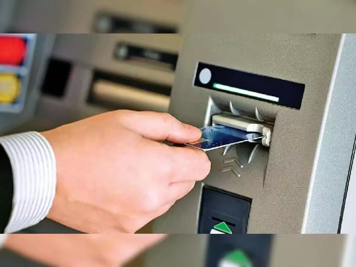 ATM धोखाधड़ी से बचने के लिए, इन चीजों को रखें खास ध्यान