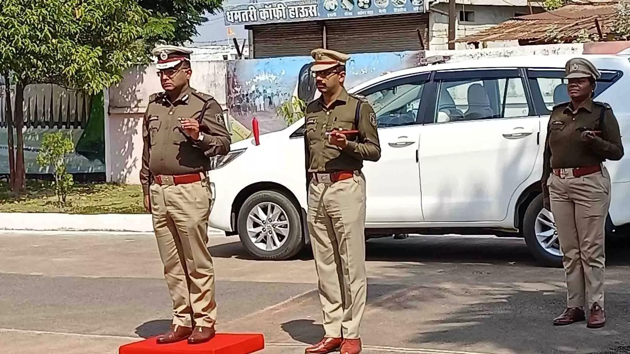 IG अमरेश मिश्रा पहुंचे धमतरी, अधिकारियों की ली बैठक