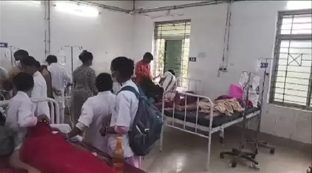 बेरहामपुर में फूड प्वाइजनिंग, 13 नर्सिंग छात्राएं अस्पताल में भर्ती