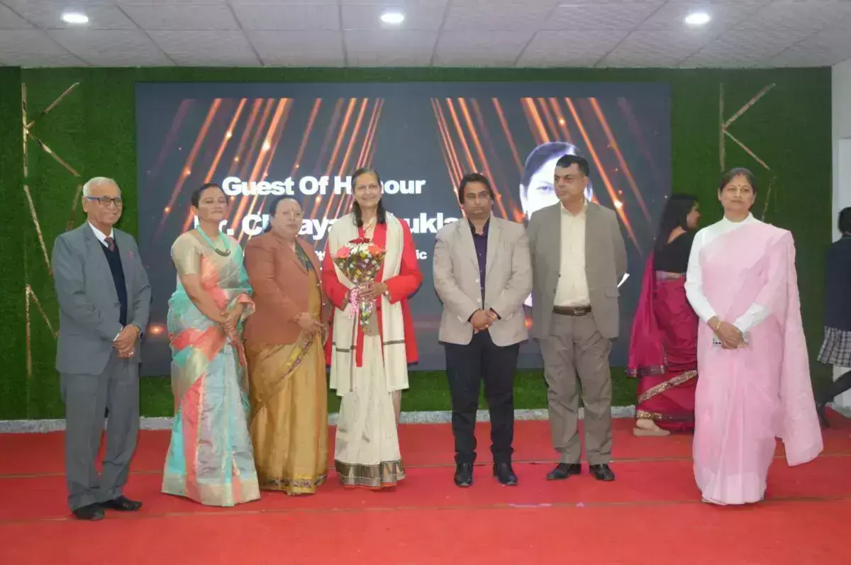 के.वी.एम.स्कूल लामाचौड़ में छात्र-छात्राओं को दिया गया पुरस्कार