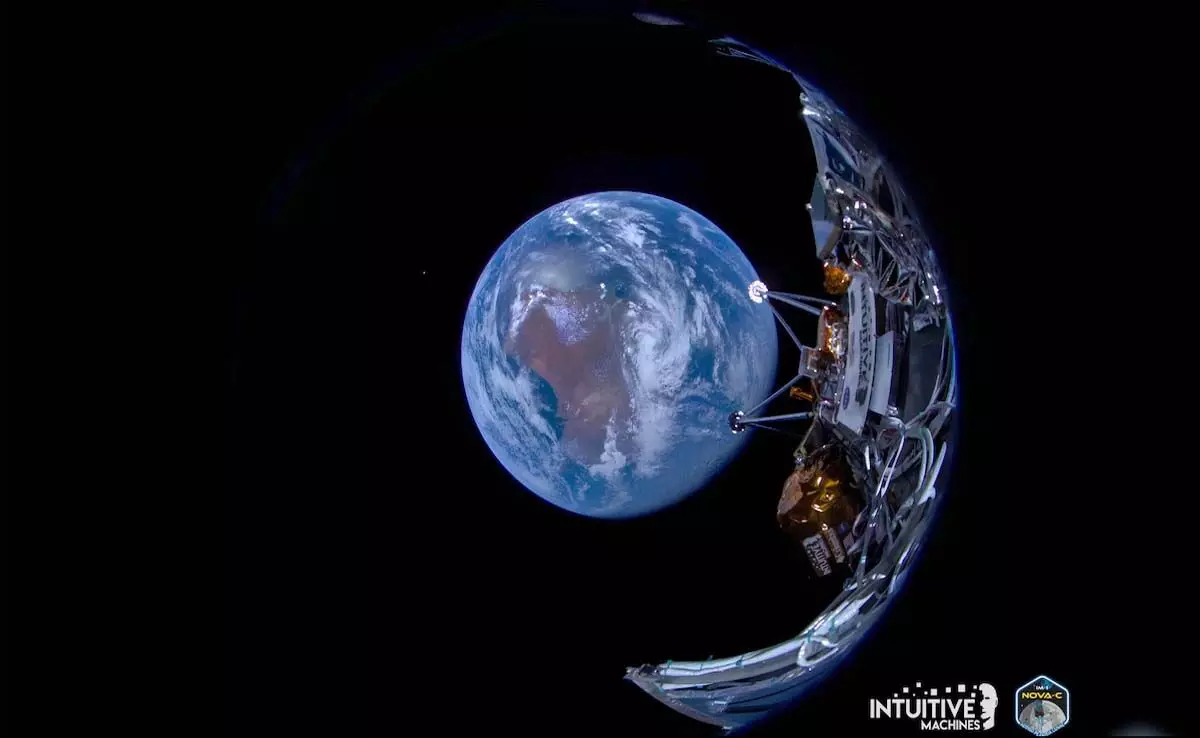 इंट्यूएटिव मशीन्स के मून लैंडर ने पृथ्वी की आश्चर्यजनक तस्वीरें खींची