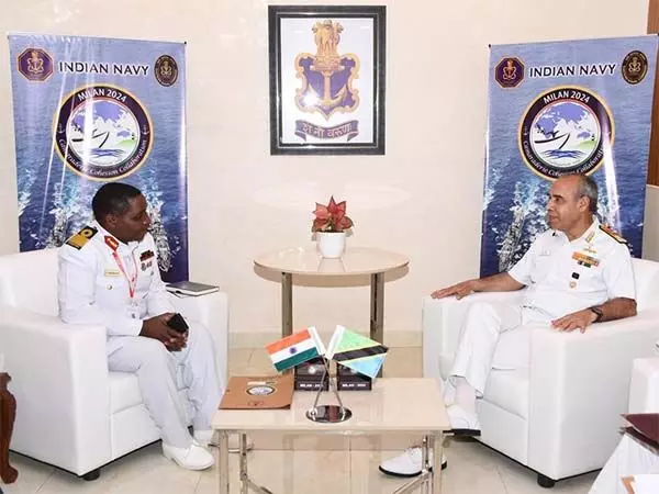 New Delhi: भारत और तंजानिया की नौसेनाओं ने देशों के बीच समुद्री सहयोग बढ़ाने के तरीकों पर की चर्चा