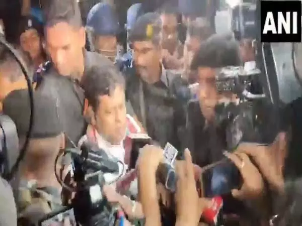 प्रमुख सुकांत मजूमदार को संदेशखाली में टीएमसी नेता के खिलाफ प्रदर्शन करते हुए गिरफ्तार किया गया