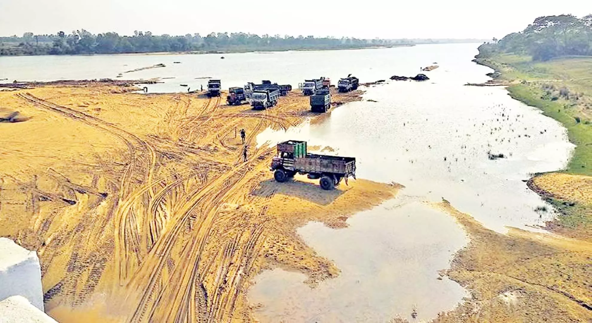 आंध्र प्रदेश में चल रहा है अवैध रेत खनन: संयुक्त समिति की रिपोर्ट
