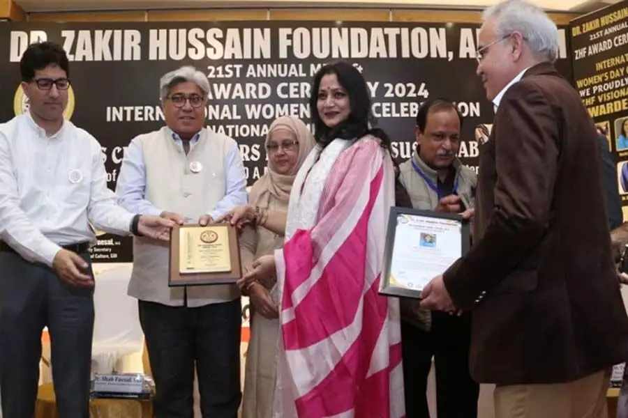 रुचि चौहान ने सर्वश्रेष्ठ महिला परिवर्तन नेता का  जीता पुरस्कार