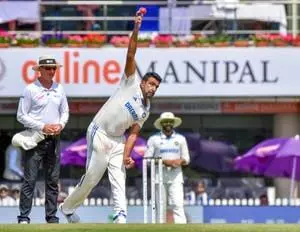 इंग्लैंड के खिलाफ अश्विन ने पूरे किए 100 टेस्ट विकेट, जय शाह ने की सराहना