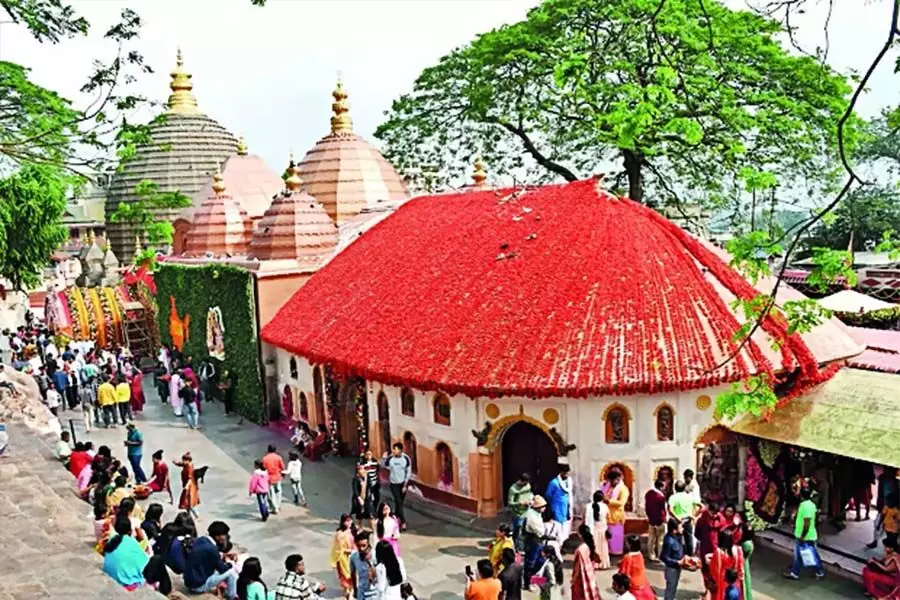असम में कामाख्या मंदिर: एक धार्मिक स्थल और लोकप्रिय पर्यटन स्थल