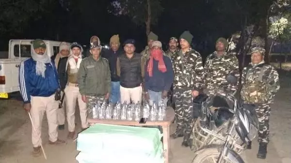 390 बोतल नेपाली शराब के साथ एक तस्कर गिरफ्तार