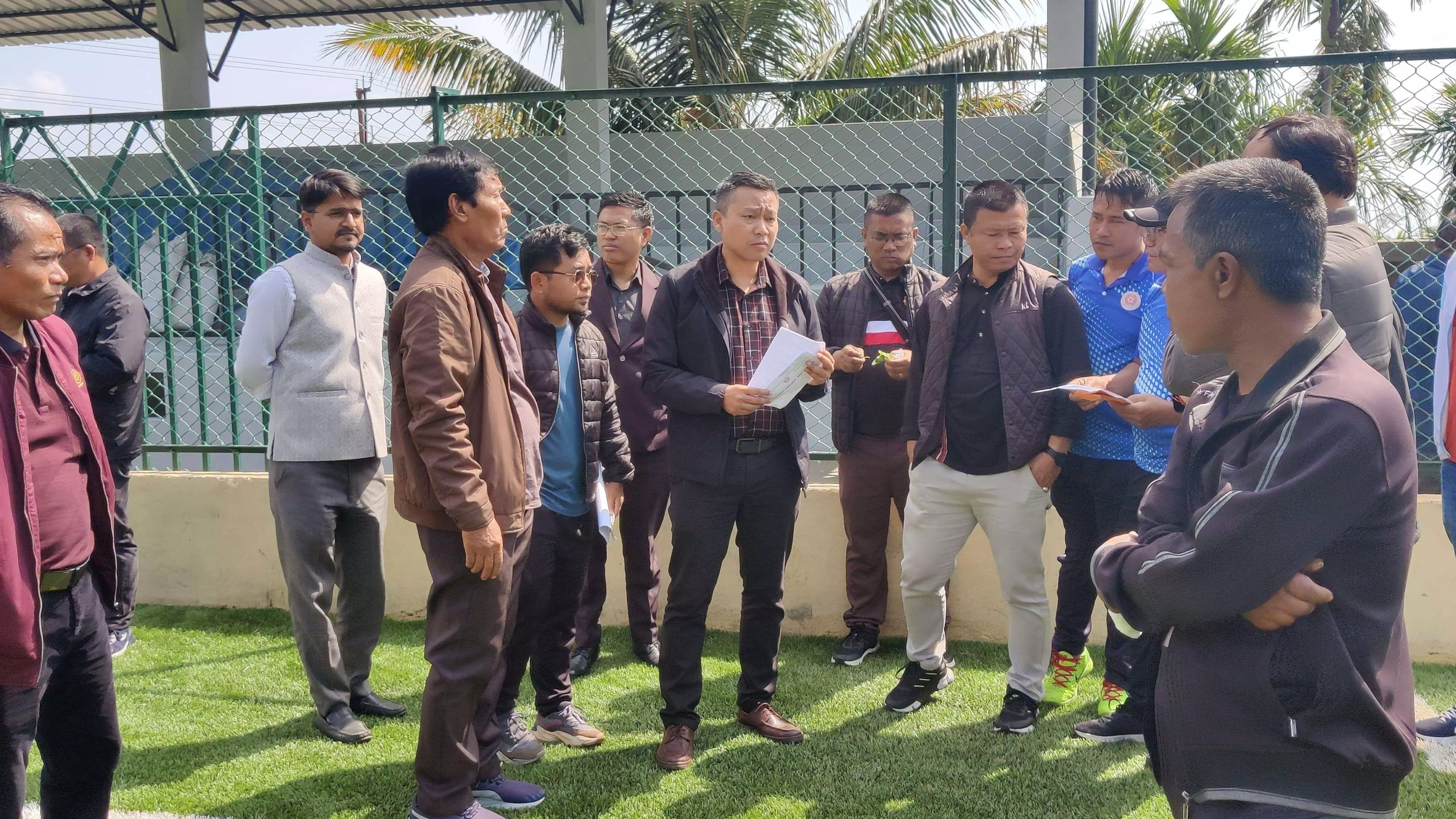खेल एवं युवा सेवा मंत्री पु लालनघिंगलोवा हमार ने किया कावनपुई फुटबॉल ग्राउंड और हॉकी ग्राउंड का दौरा