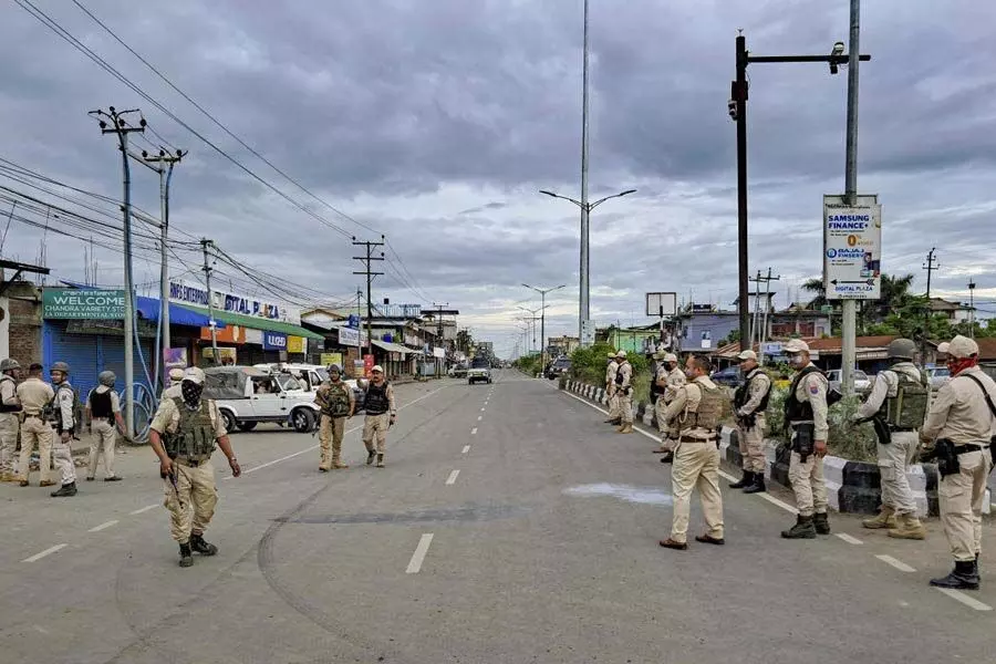 मणिपुर पुलिस ने मौजूदा संकट को देखते हुए स्थानांतरित कर्मियों की आवाजाही रोकी