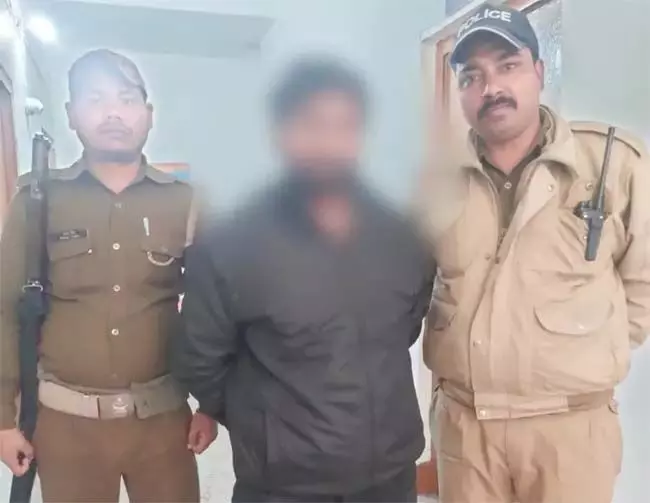 पुलिस ने वाहन चोर को किया गिरफ्तार