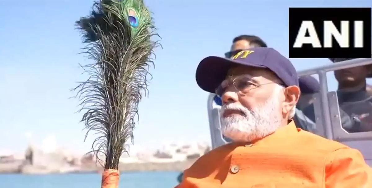 प्रधानमंत्री मोदी ने किए समुद्र में डूबी कृष्ण की नगरी के दर्शन, समुद्ग के गहरे पानी में डुबकी लगाई
