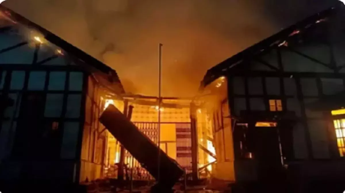 ऐतिहासिक शिलांग बार एसोसिएशन की इमारत आग से तबाह; मूल्यवान कानूनी दस्तावेज़ नष्ट