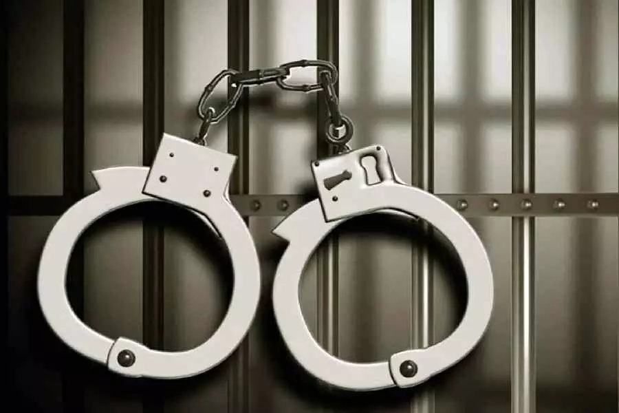 उत्तर दिनाजपुर जिले में आभूषण की दुकान में चोरी, 2 गिरफ्तार