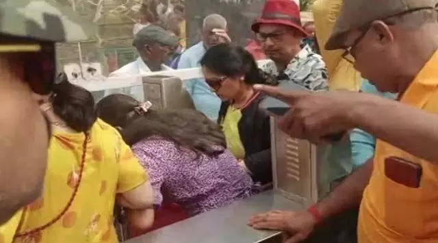 Odisha: टिकट नहीं मिलने के बाद कोणार्क सूर्य मंदिर में तनाव फैल गया