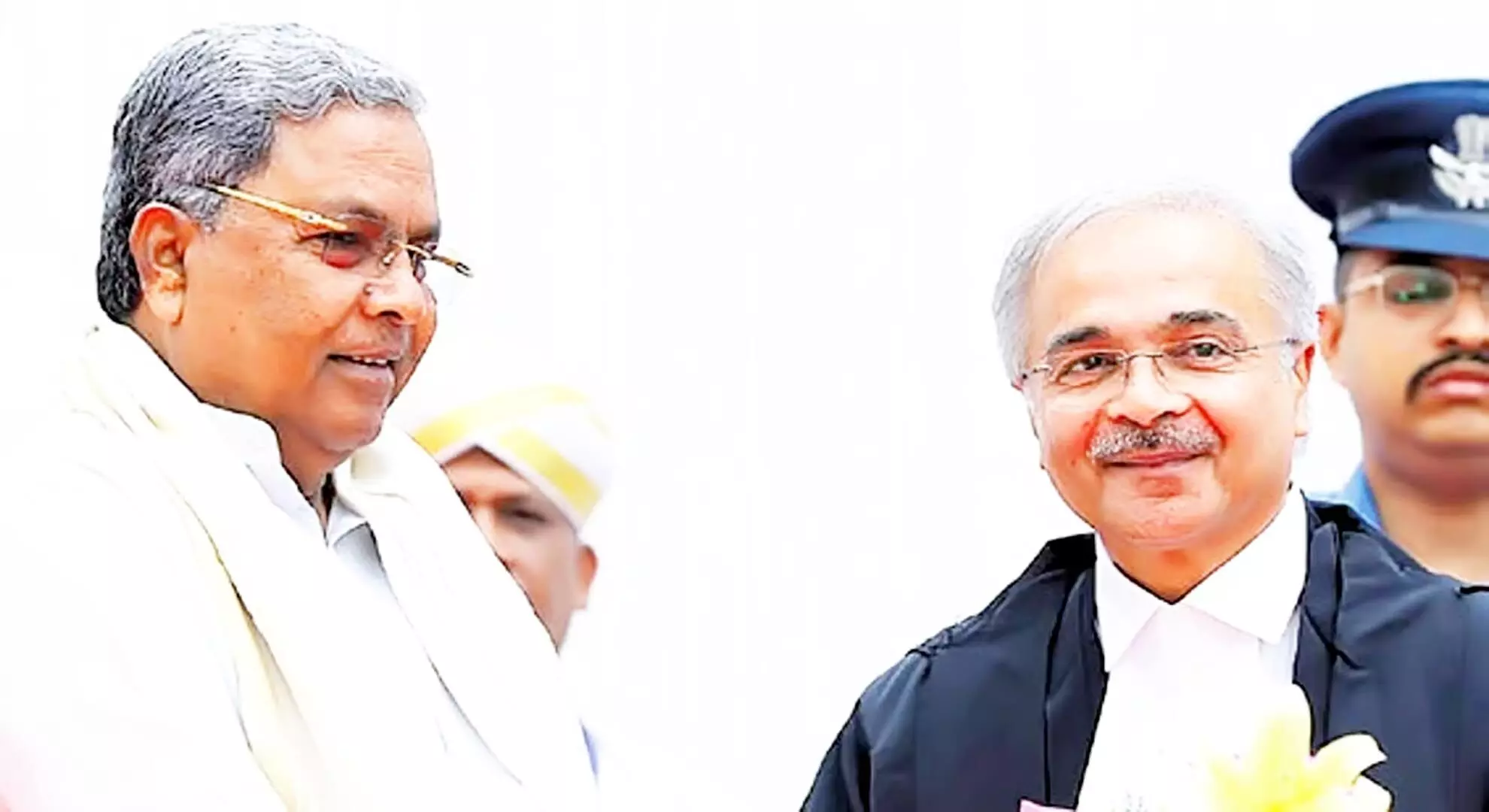 न्यायमूर्ति अंजारिया ने कर्नाटक उच्च न्यायालय के 34वें मुख्य न्यायाधीश के रूप में शपथ ली
