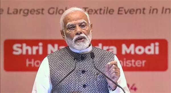 पीएम मोदी ने विभिन्न रेल परियोजनाओं का शुभारंभ किया