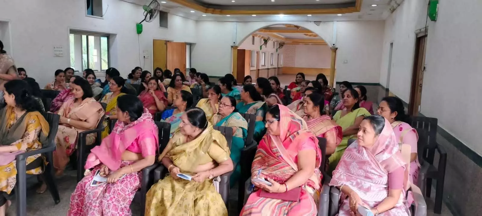 भगवान महावीर जन्म कल्याणक महोत्सव समिति, महिला मंडलों की बैठक रखी गई