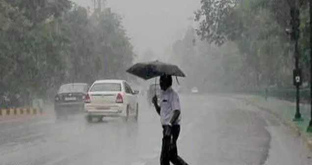 दिल्ली में सुबह-सुबह हुई हल्की बारिश