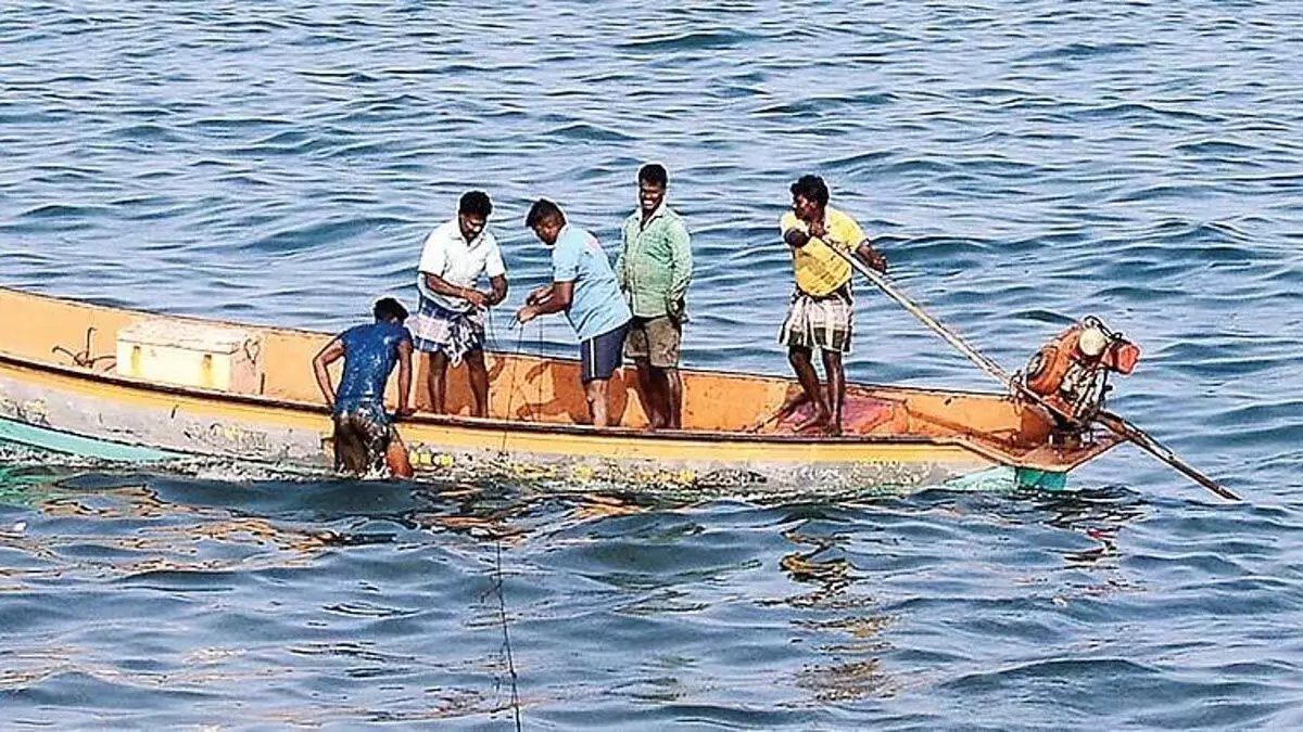 कांग्रेस, मछुआरों ने मस्कट में फंसे मछुआरों को बचाने के लिए तमिलनाडु सरकार पर दबाव डाला
