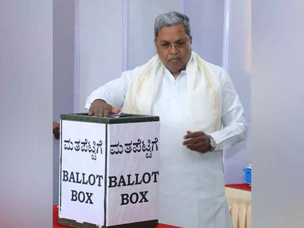 मुख्यमंत्री सिद्धारमैया ने राज्यसभा चुनाव के लिए अपना वोट डाला