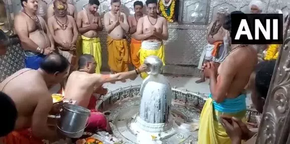 महाकालेश्वर मंदिर में भस्म आरती हुई, वीडियो