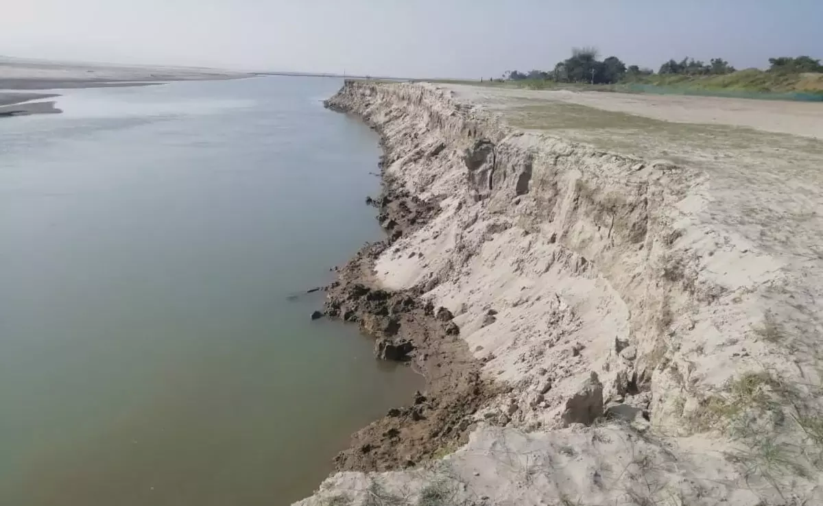 कटाव से प्रस्तावित बिश्वनाथ-पानपुर राजमार्ग को बड़ा खतरा