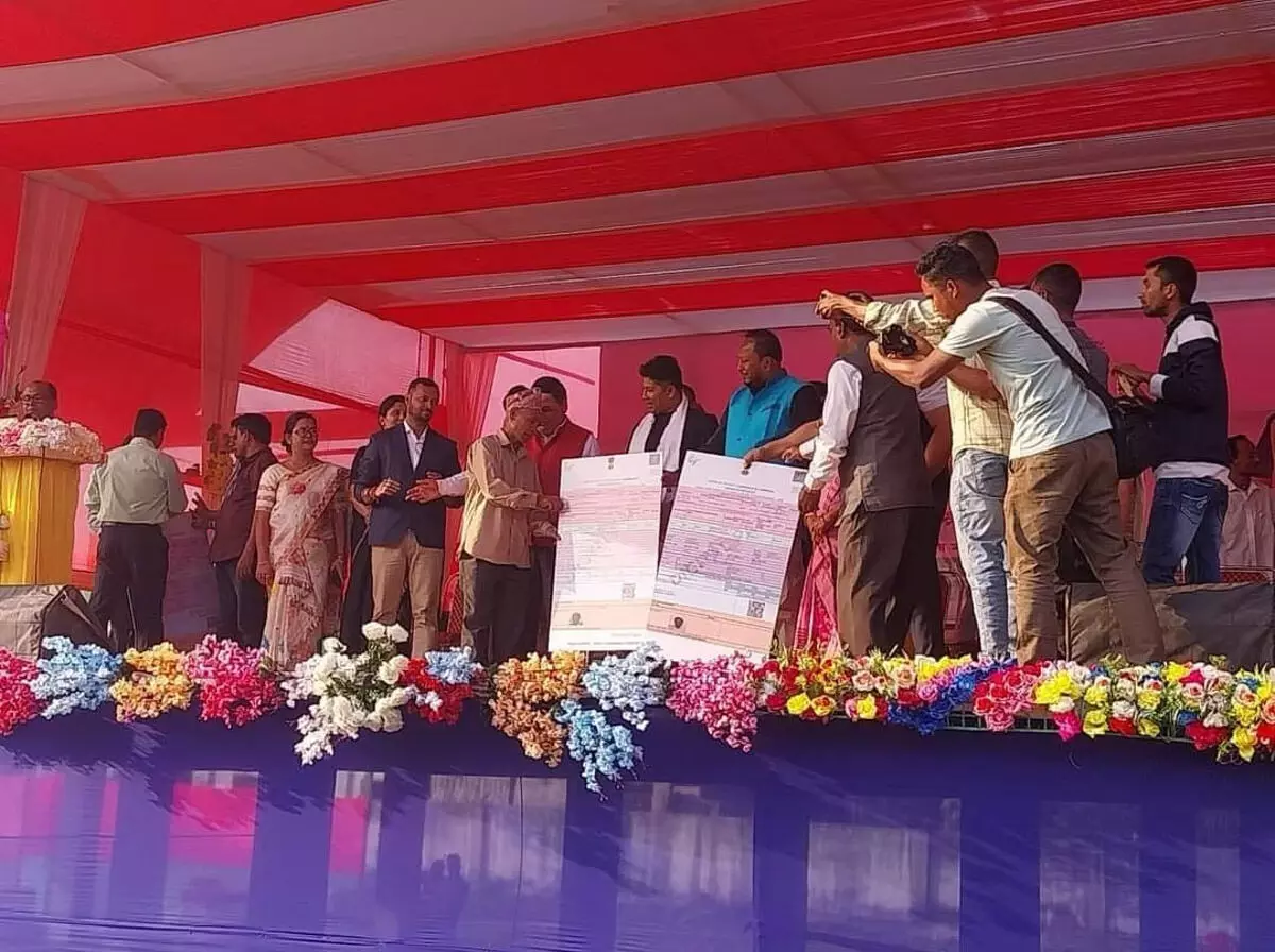 सोनितपुर और लखीमपुर जिले में मिशन बसुंधरा 2.0 के तहत भूमि पट्टे वितरित
